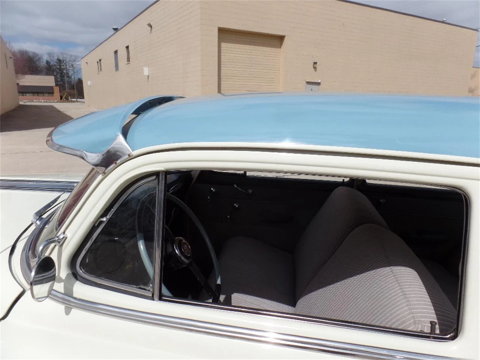 1953 Pontiac Chieftain - Image 11 of 31