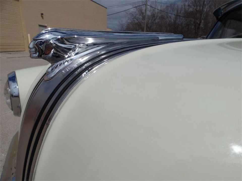 1953 Pontiac Chieftain - Image 13 of 31