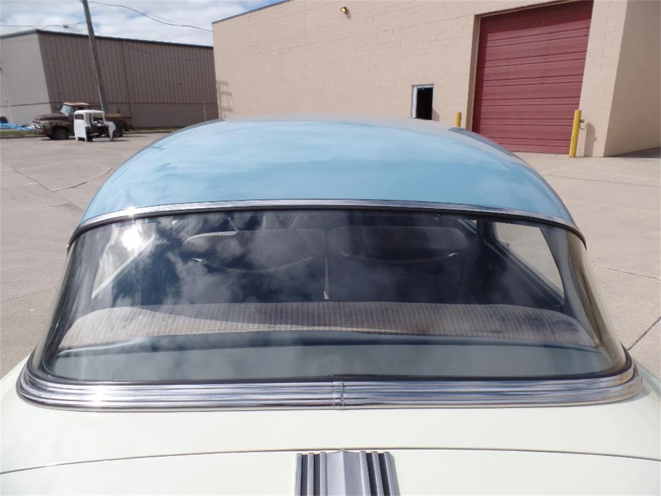 1953 Pontiac Chieftain - Image 17 of 31