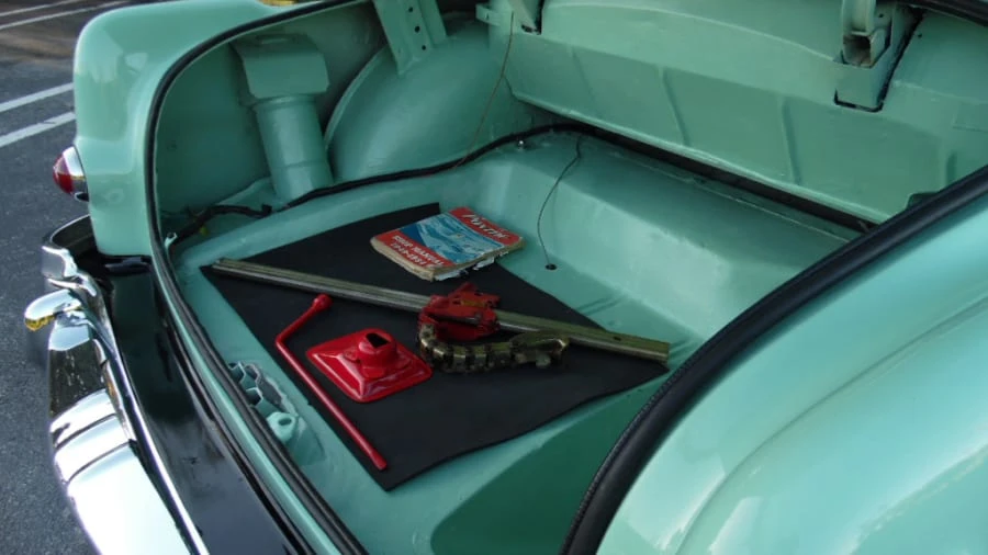 1953 Pontiac Chieftain - Image 17 of 25