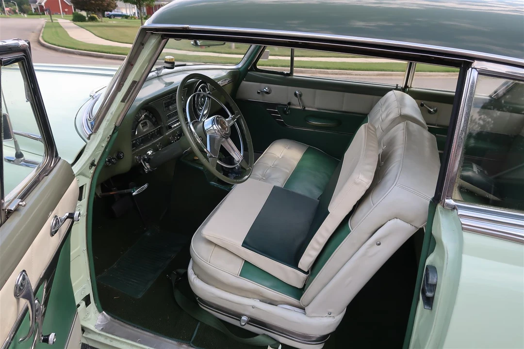 1953 Pontiac Chieftain - Image 26 of 31