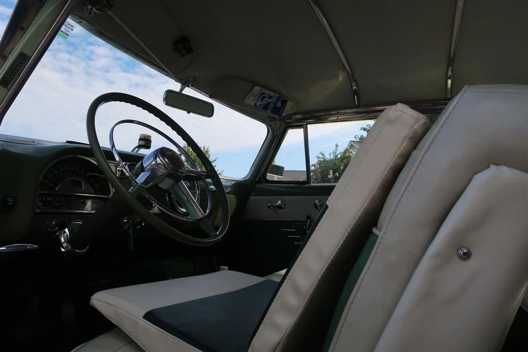 1953 Pontiac Chieftain - Image 27 of 31