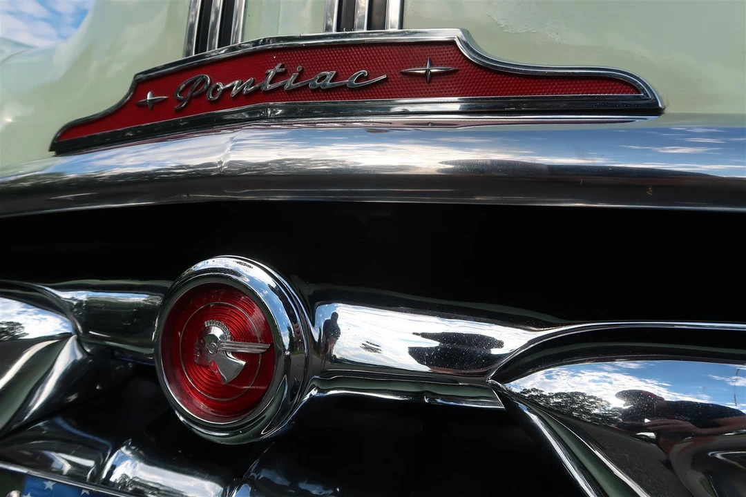 1953 Pontiac Chieftain - Image 16 of 31