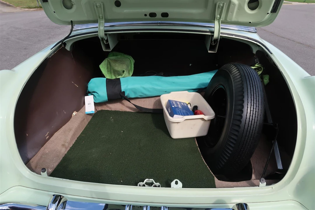 1953 Pontiac Chieftain - Image 22 of 31