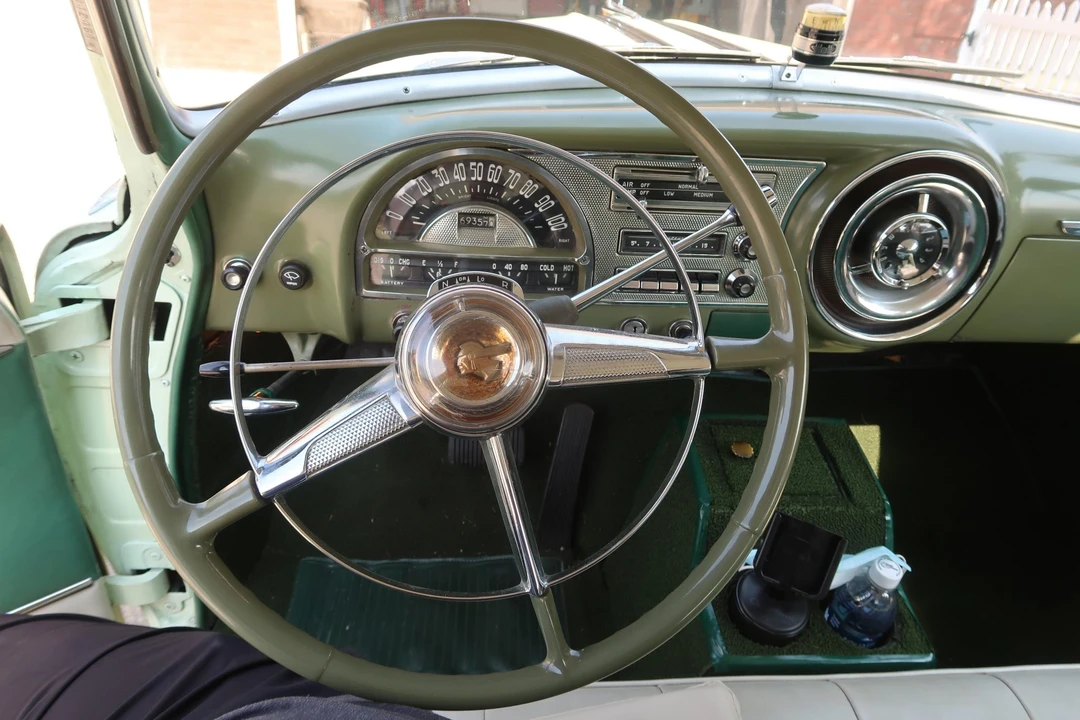 1953 Pontiac Chieftain - Image 28 of 31