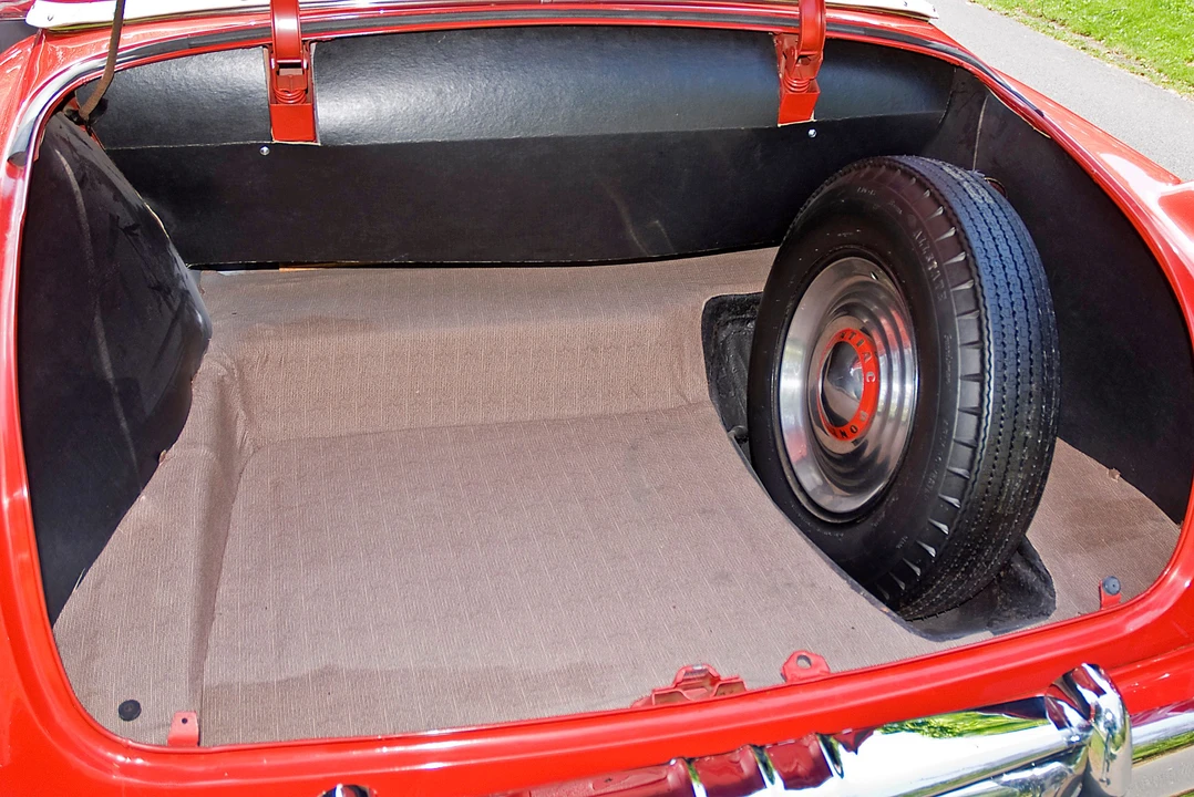 1953 Pontiac Chieftain - Image 2 of 7