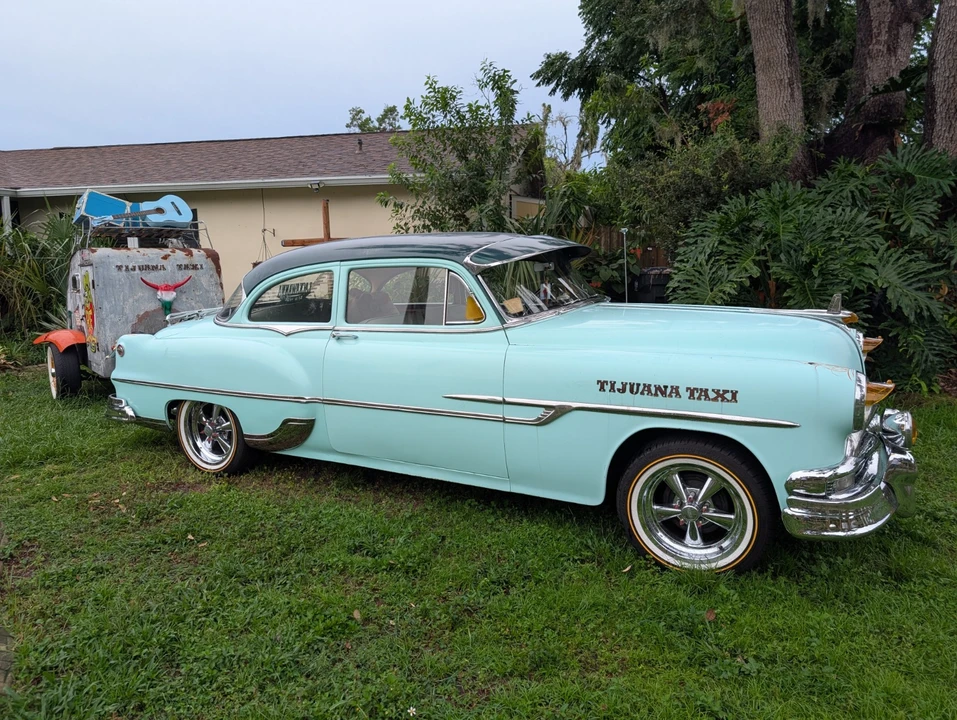 1953 Pontiac Chieftain - Image 2 of 13