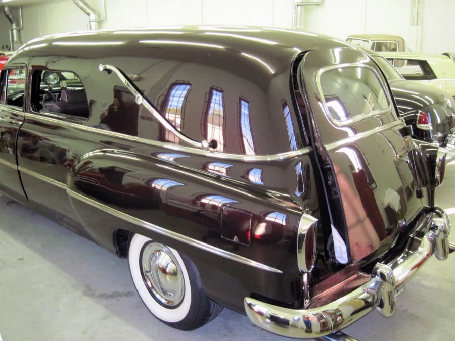 1953 Pontiac Chieftain - Image 2 of 3