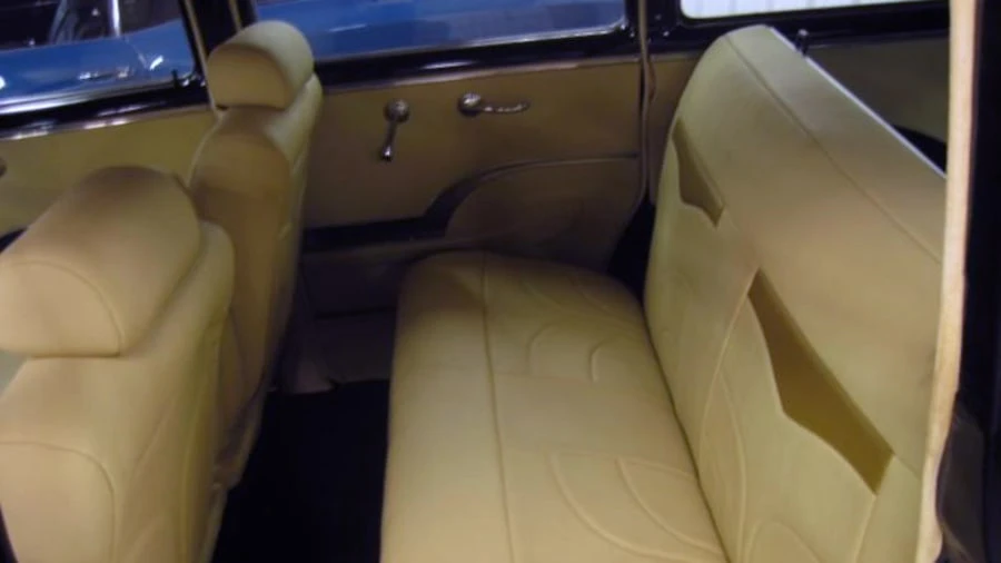 1953 Pontiac Chieftain - Image 2 of 2