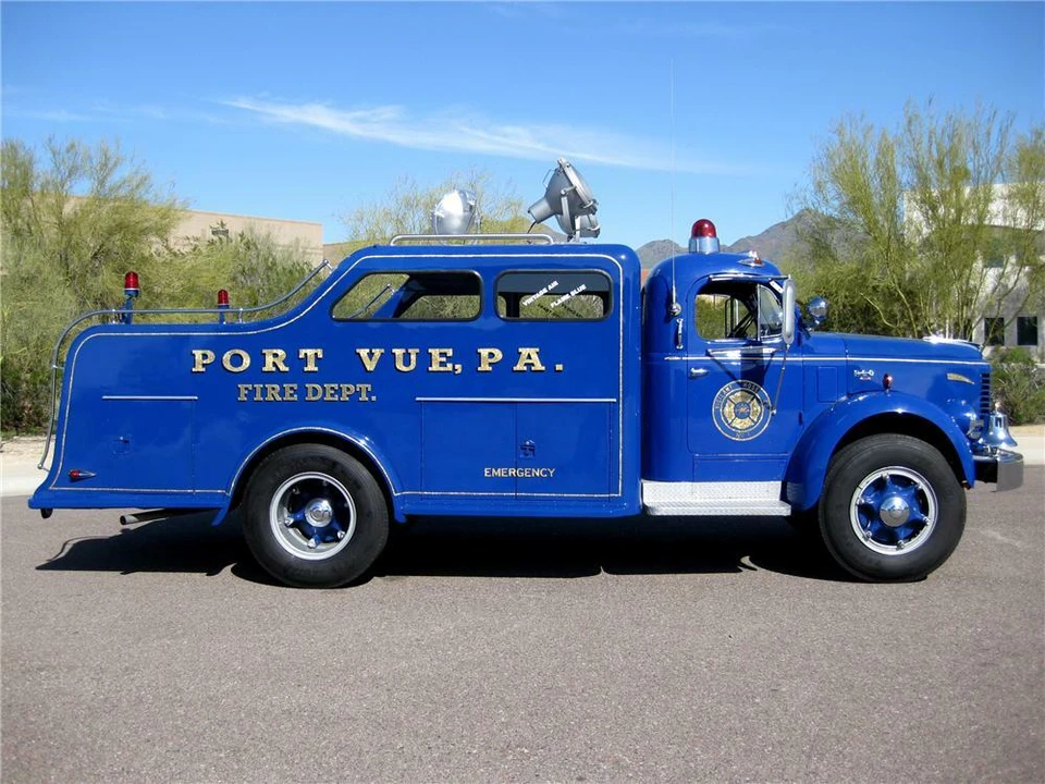 1953 Reo - Image 5 of 5