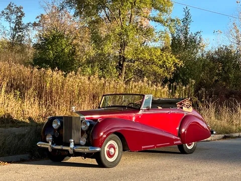 1953 Rolls-Royce Silver Dawn Drophead Coupe