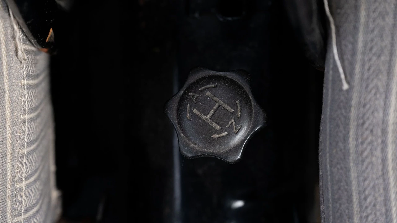 1953 Volkswagen Beetle (Split Window) - Image 31 of 31