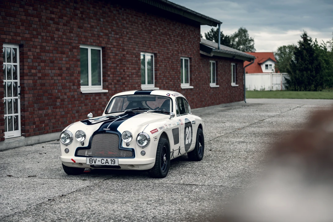 1954 Aston Martin DB1 & DB2 & DB2/4 & DB Mark III - Image 14 of 27
