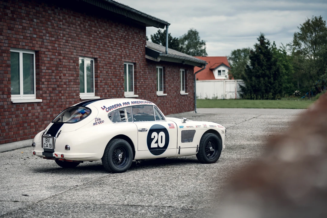 1954 Aston Martin DB1 & DB2 & DB2/4 & DB Mark III - Image 18 of 27