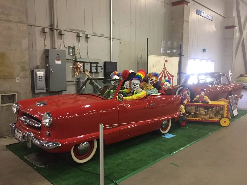 1954 Nash Metropolitan - Image 11 of 11