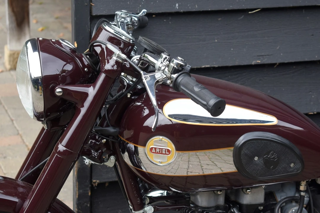 1954 Ariel Motorcycles - Image 25 of 30