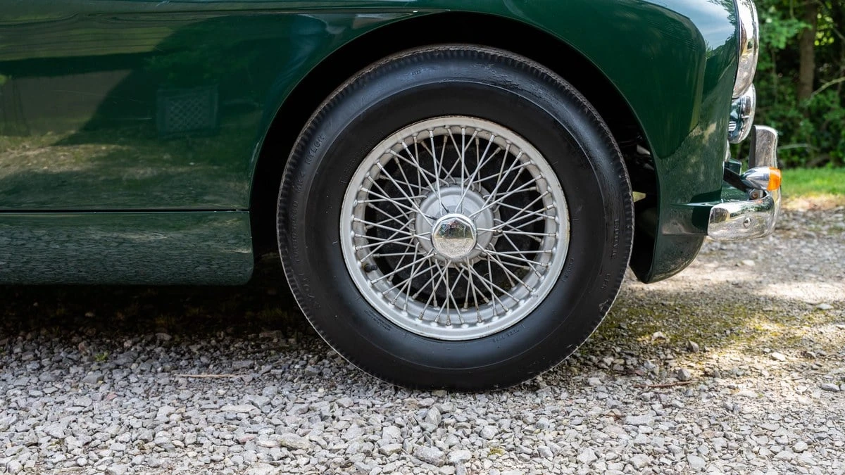 1954 Aston Martin DB1 & DB2 & DB2/4 & DB Mark III - Image 19 of 30