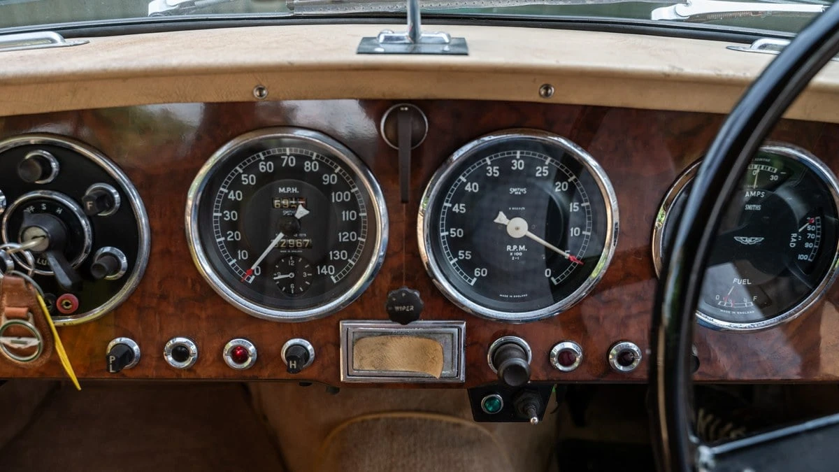 1954 Aston Martin DB1 & DB2 & DB2/4 & DB Mark III - Image 25 of 30
