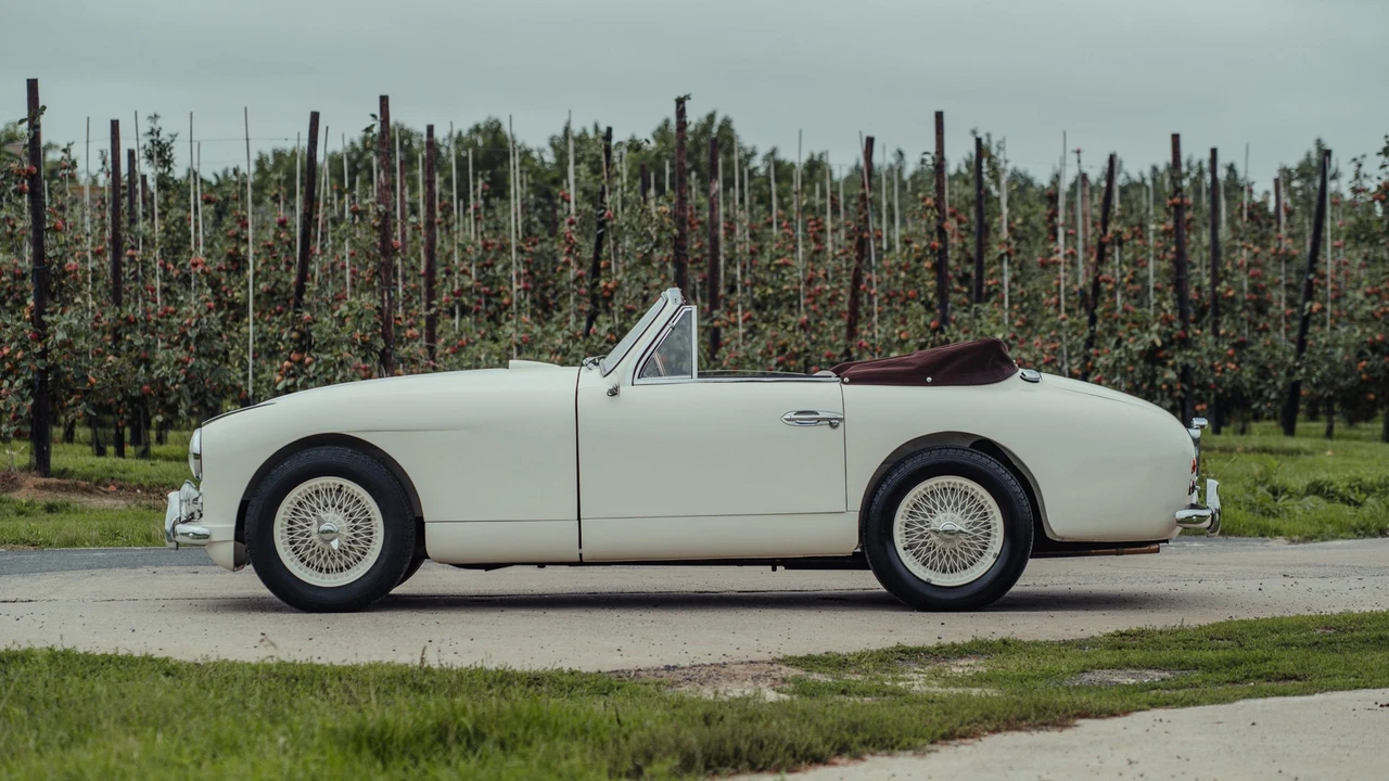 1954 Aston Martin DB1 & DB2 & DB2/4 & DB Mark III - Image 2 of 31