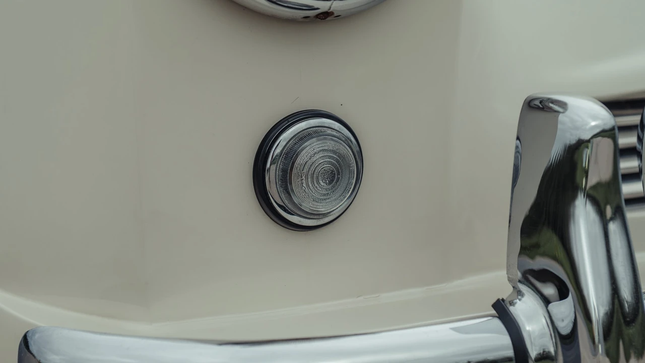 1954 Aston Martin DB1 & DB2 & DB2/4 & DB Mark III - Image 27 of 31