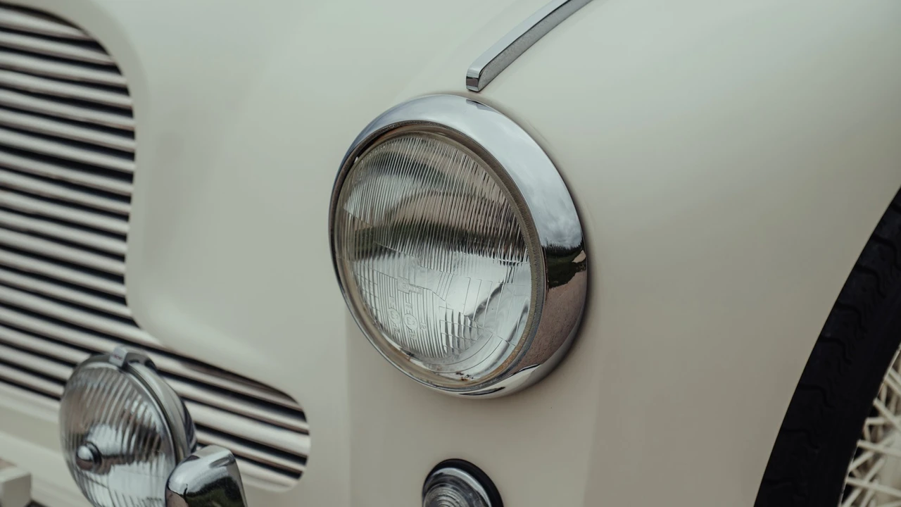 1954 Aston Martin DB1 & DB2 & DB2/4 & DB Mark III - Image 23 of 31