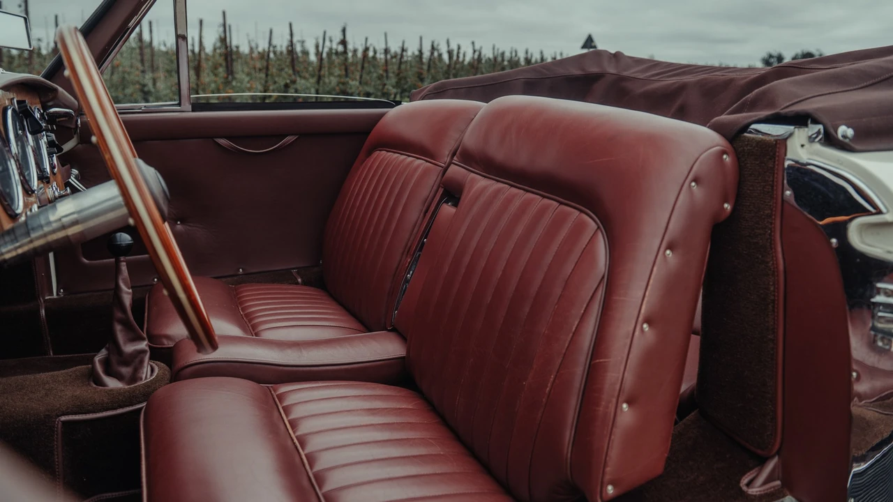1954 Aston Martin DB1 & DB2 & DB2/4 & DB Mark III - Image 10 of 31