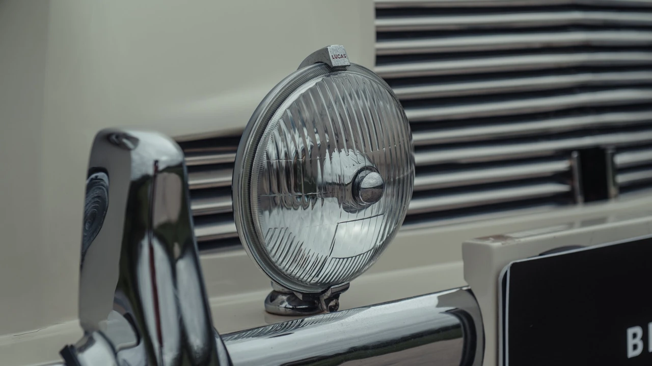 1954 Aston Martin DB1 & DB2 & DB2/4 & DB Mark III - Image 30 of 31