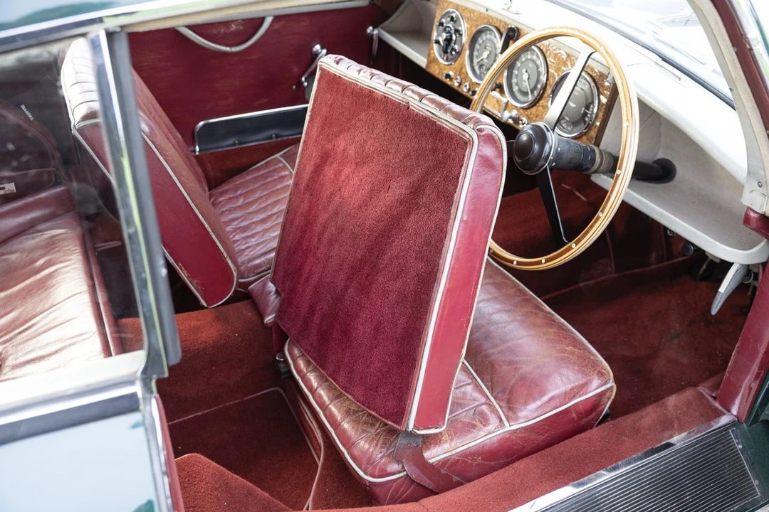 1954 Aston Martin DB1 & DB2 & DB2/4 & DB Mark III - Image 28 of 30