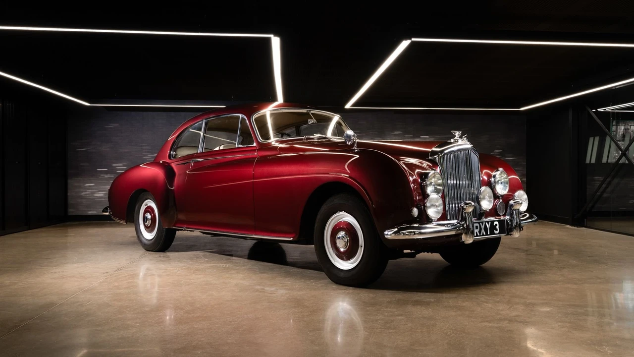 1954 Bentley R-Type Continental - Image 15 of 31