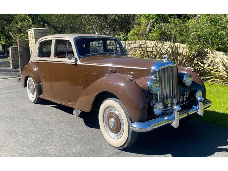 1954 Bentley R-Type Continental - Image 2 of 31