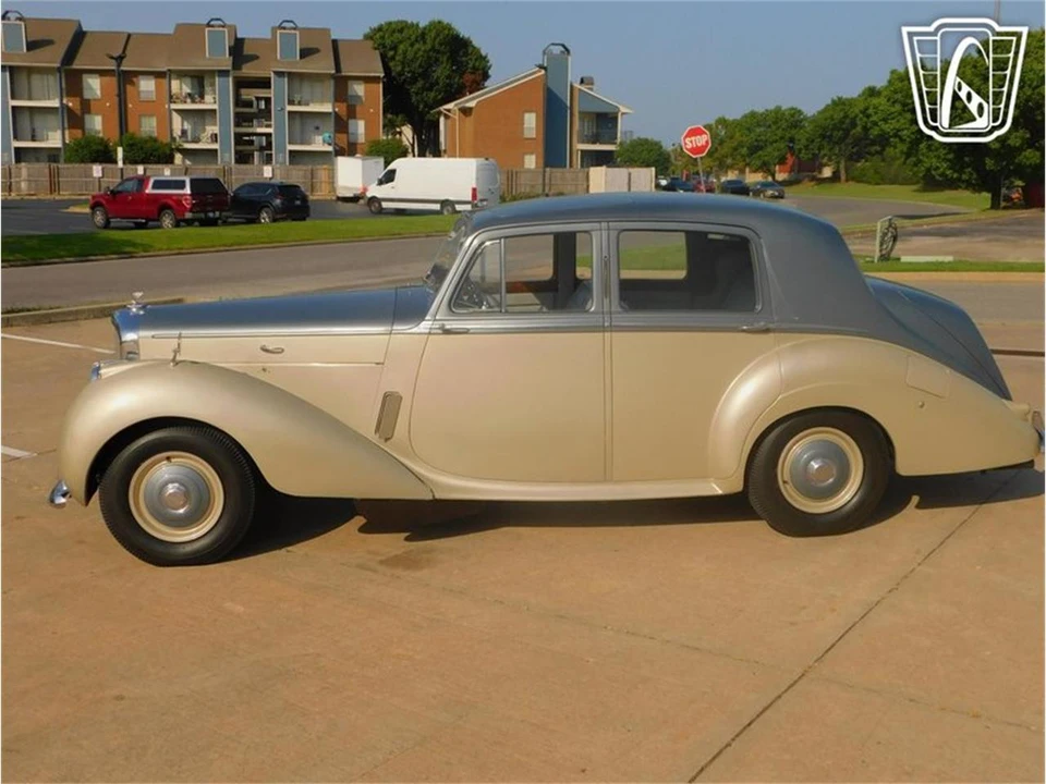 1954 Bentley R-Type Continental - Image 10 of 31