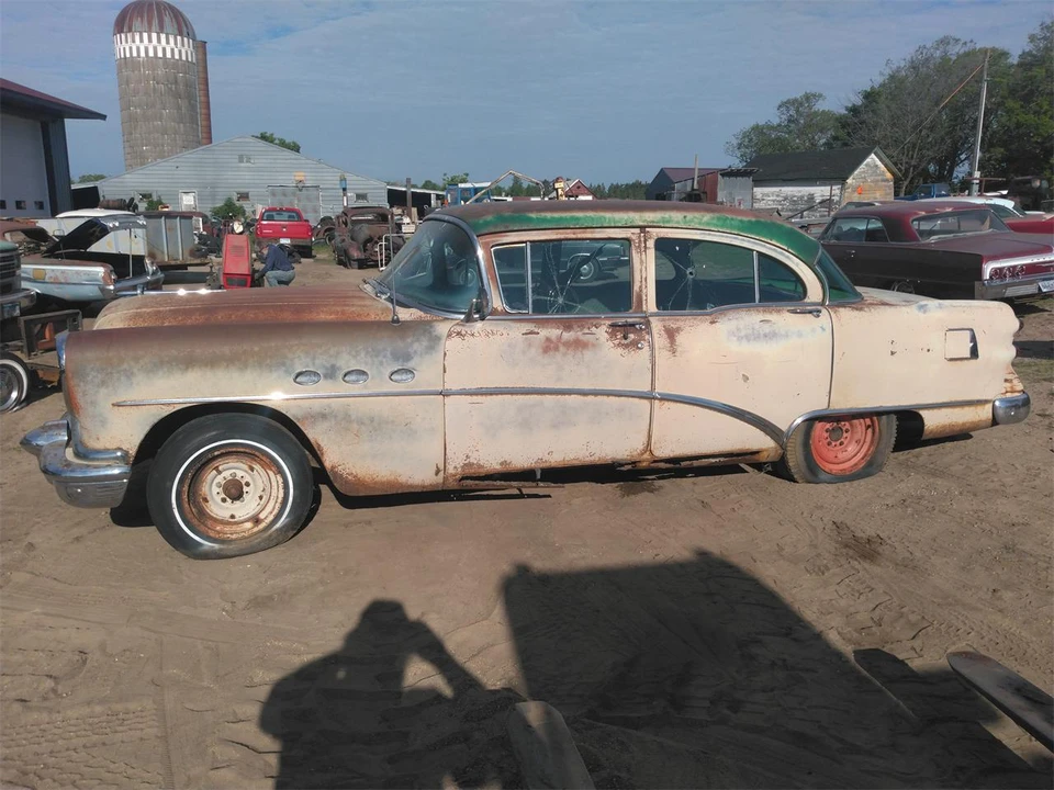 1954 Buick Roadmaster - Image 5 of 12