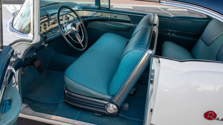 1954 Buick Roadmaster - Image 4 of 20
