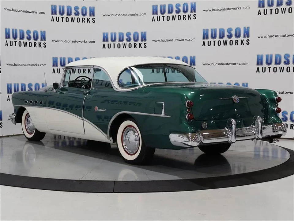 1954 Buick Roadmaster - Image 5 of 31