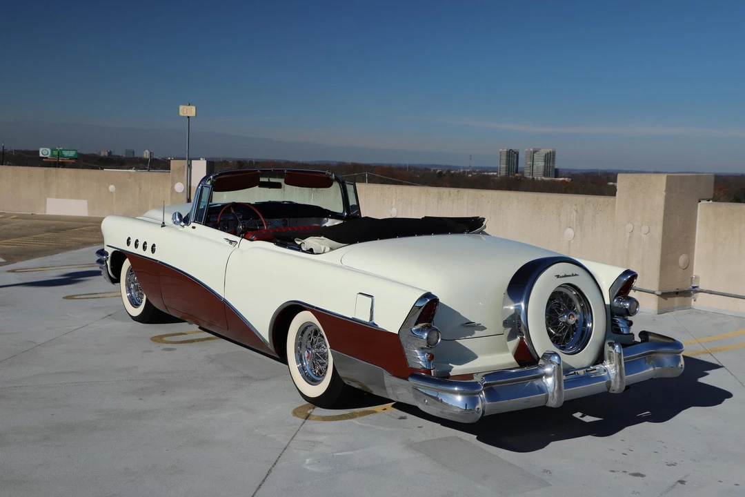 1954 Buick Roadmaster - Image 9 of 31