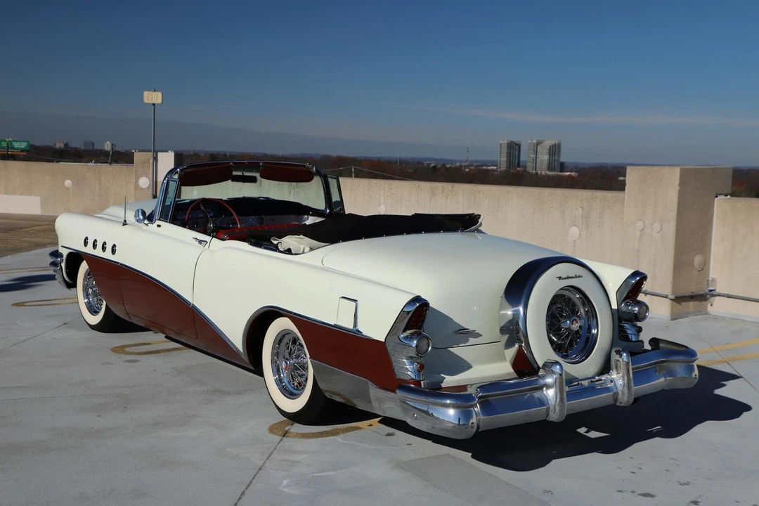 1954 Buick Roadmaster - Image 10 of 31
