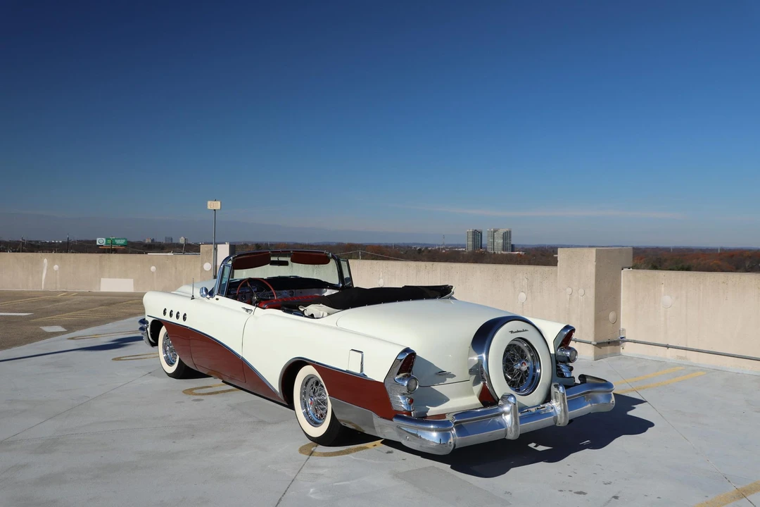 1954 Buick Roadmaster - Image 8 of 31