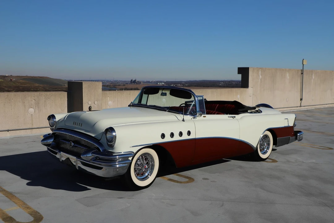 1954 Buick Roadmaster - Image 5 of 31