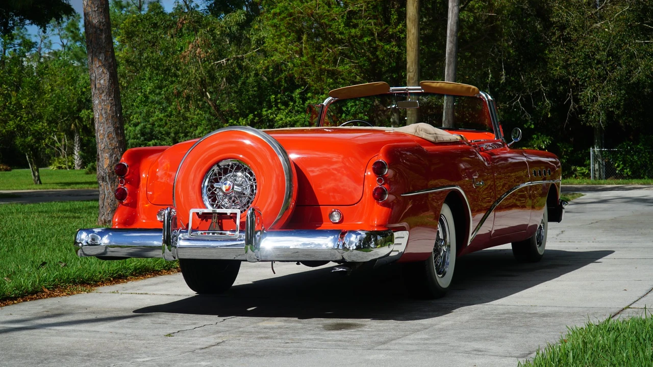 1954 Buick Roadmaster - Image 12 of 31