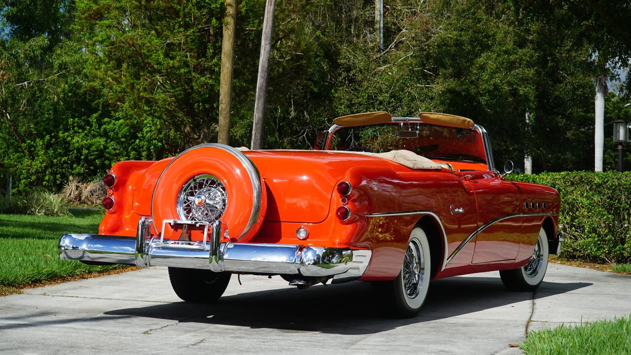 1954 Buick Roadmaster - Image 11 of 31