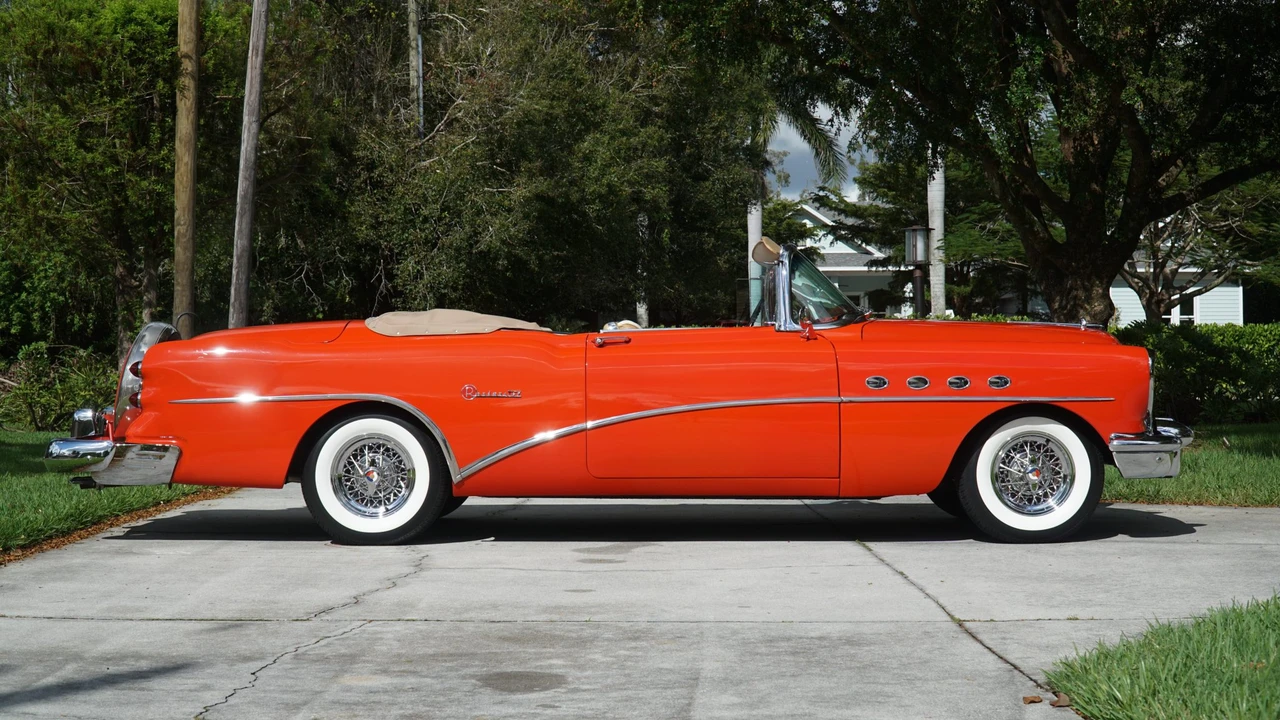 1954 Buick Roadmaster - Image 10 of 31