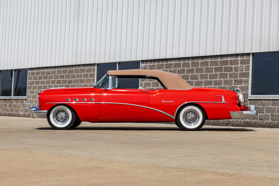 1954 Buick Roadmaster - Image 2 of 31