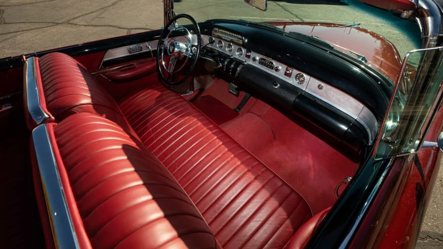 1954 Buick Roadmaster - Image 5 of 31