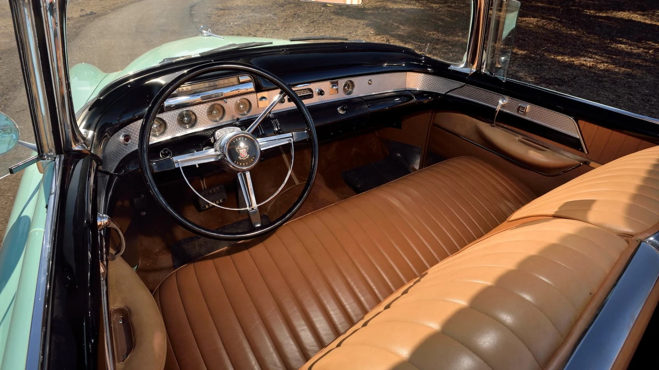 1954 Buick Roadmaster - Image 4 of 31
