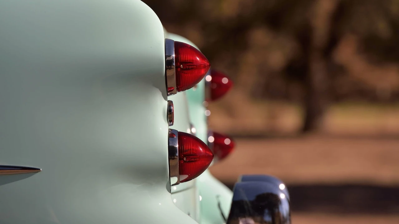 1954 Buick Roadmaster - Image 16 of 31