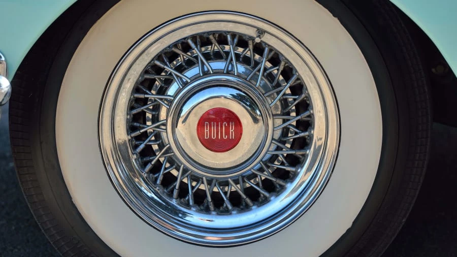 1954 Buick Roadmaster - Image 15 of 31