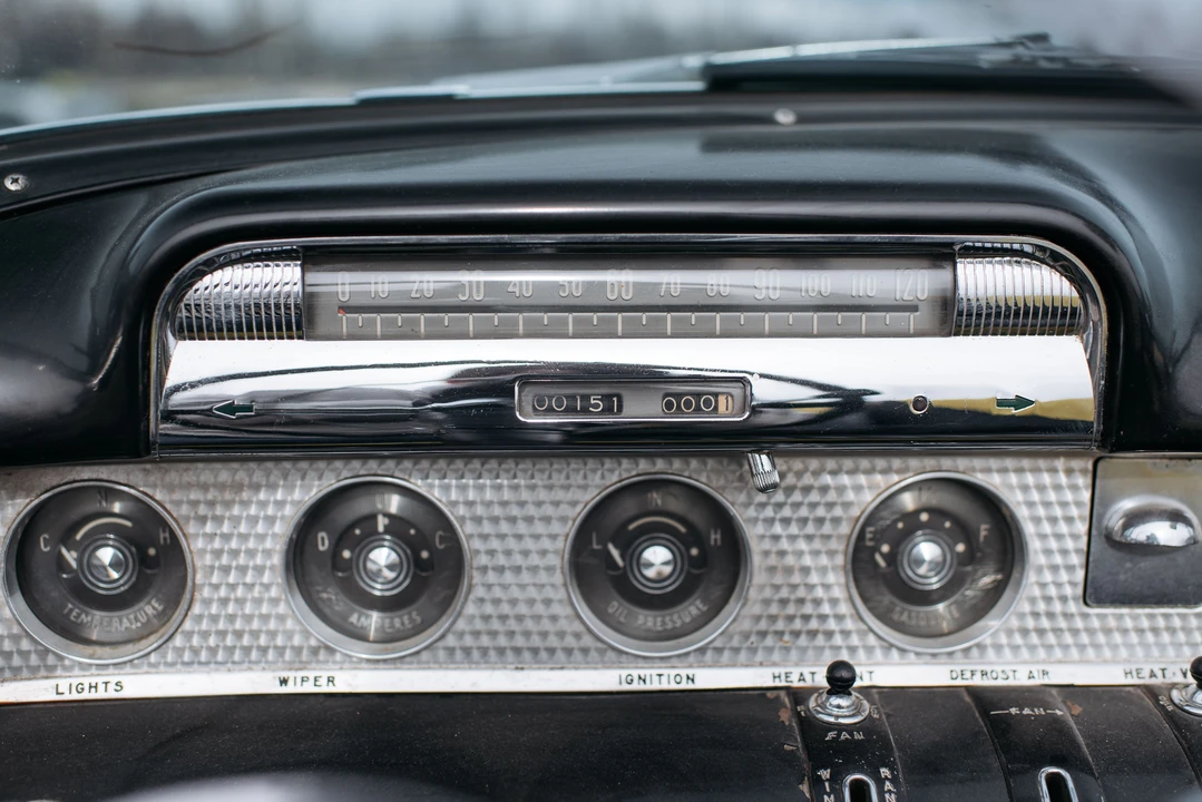1954 Buick Roadmaster - Image 27 of 31