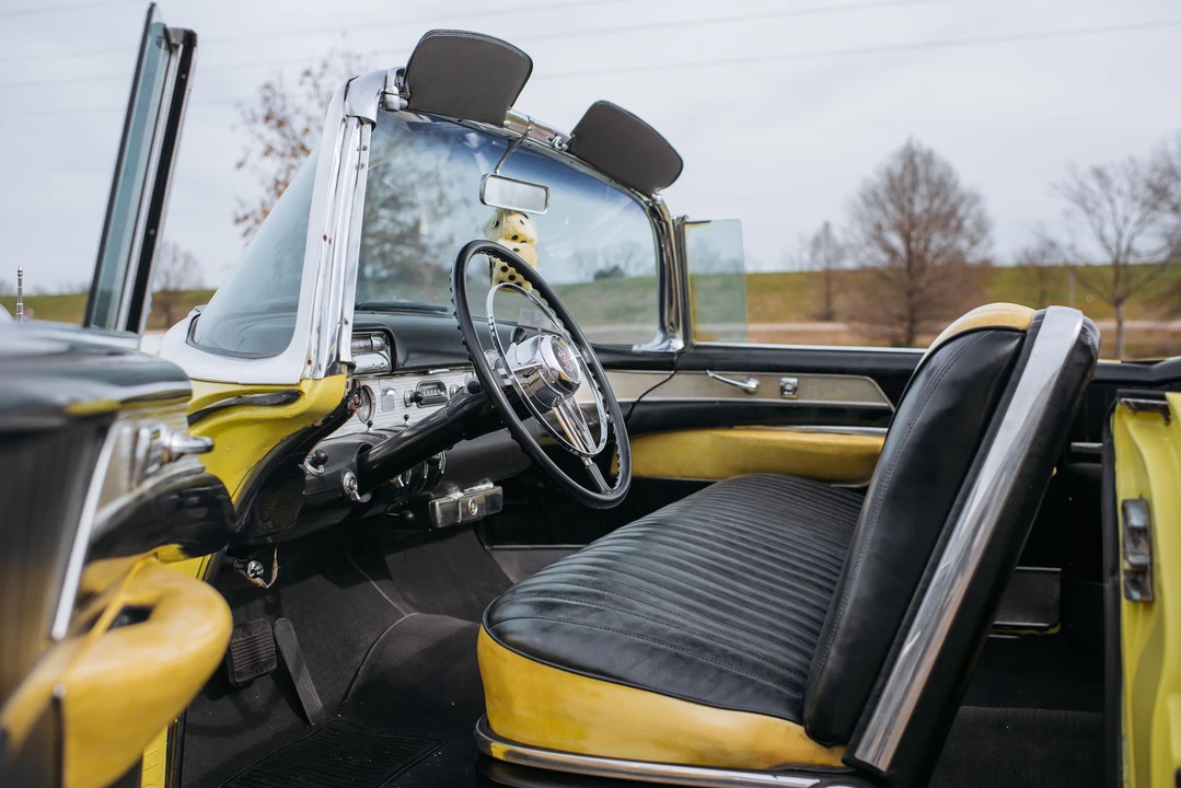 1954 Buick Roadmaster - Image 24 of 31