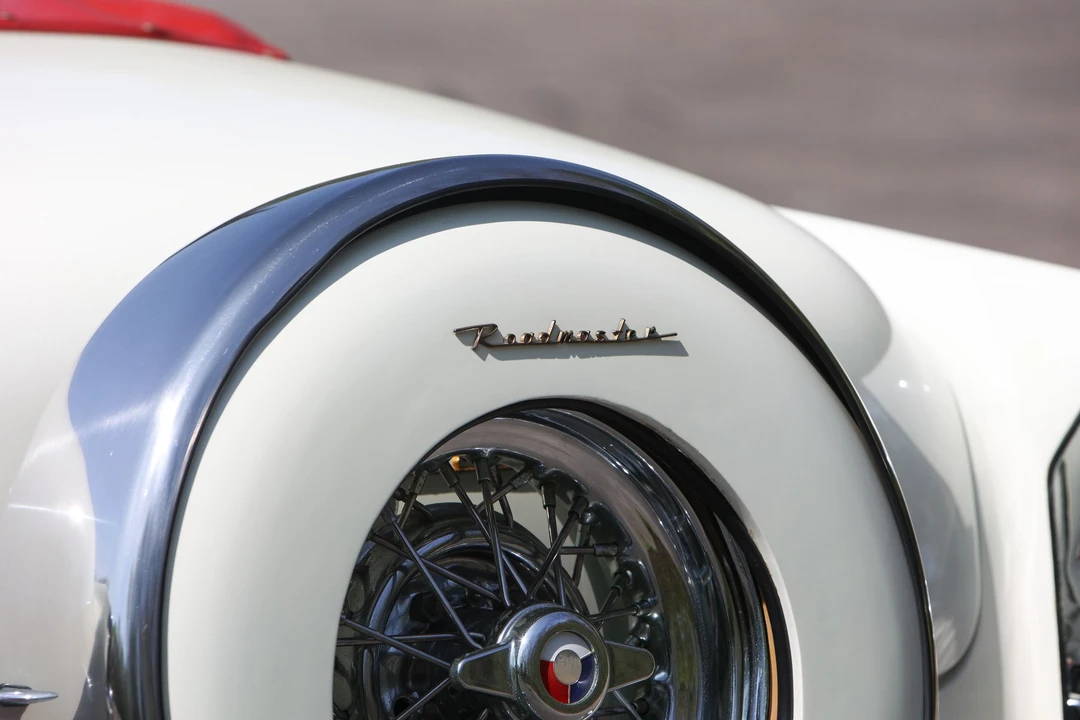 1954 Buick Roadmaster - Image 15 of 31