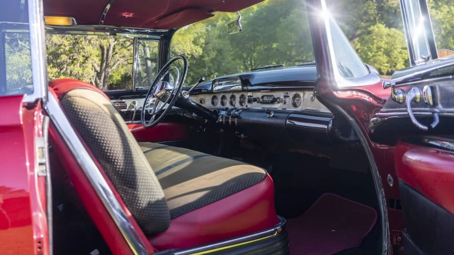 1954 Buick Roadmaster - Image 5 of 14